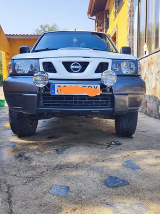 Nissan Terrano II 2004