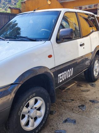 Nissan Terrano II 2004