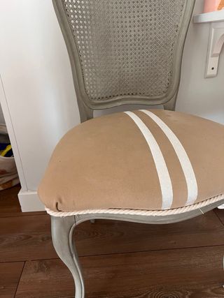 Silla vintage restaurada - beige y gris