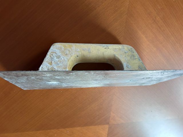 Llana de albañil usada. 30 x 15cm