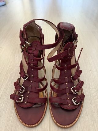 Sandalias Bimba y Lola rojas, talla 41