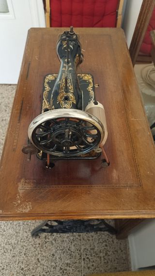 Máquina coser antigua Naumann