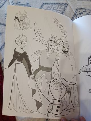 Pega y colorea Frozen II