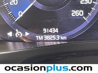 Volvo XC40 T3 Momentum Pro Auto 120 kW (163 CV)