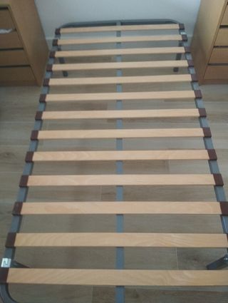 Cama somier + colchón 
90cm 