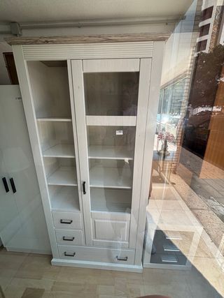 Vitrina expositora blanco-beige