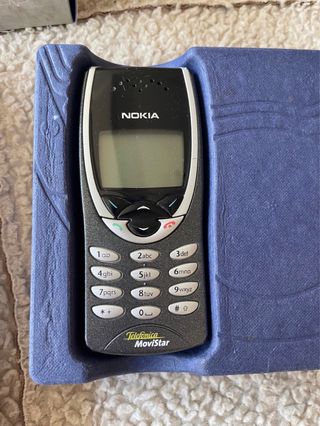 Telefono Nokia 8210