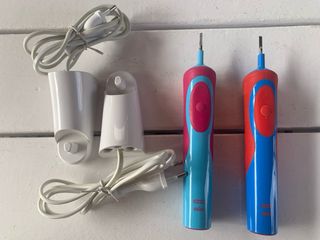 2 Cepillos de dientes eléc Oral-B Braun