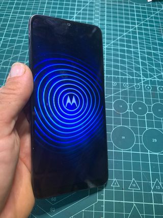 Motorola e13 64 GB, smartphone USB_C di grado A/B+