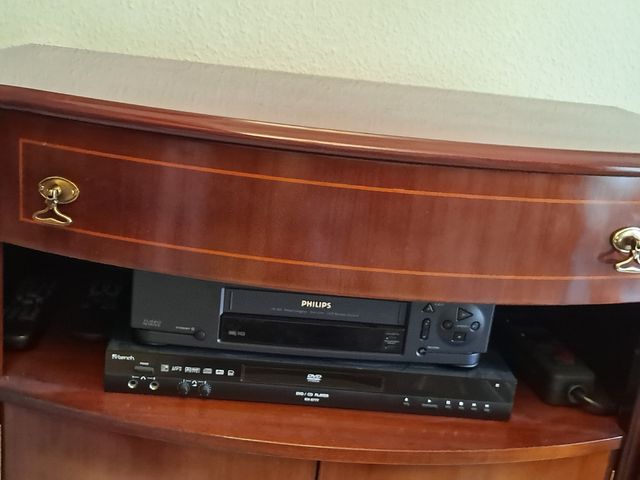 Mesa TV madera - años 90