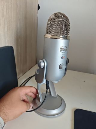 Micrófono Blue Yeti USB - Gris