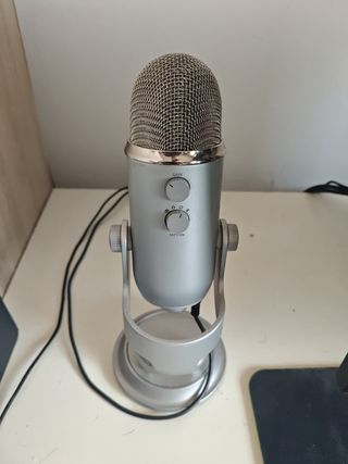 Micrófono Blue Yeti USB - Gris