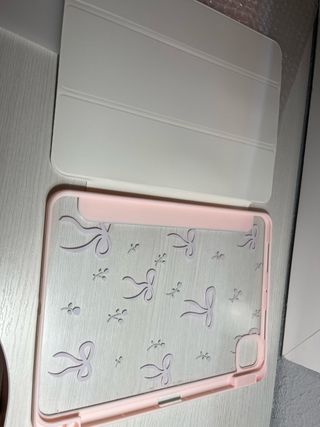 Funda sin usar iPad 2024 Pro - Rosa