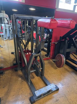 Máquina gemelos - Musculación. Procede de gimnasio