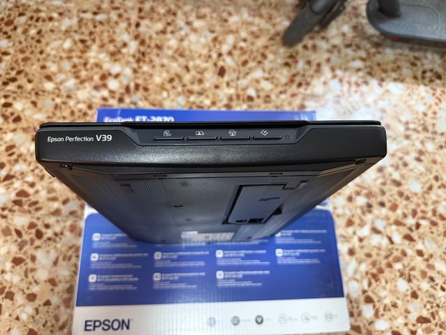 Escáner Epson Perfection V39