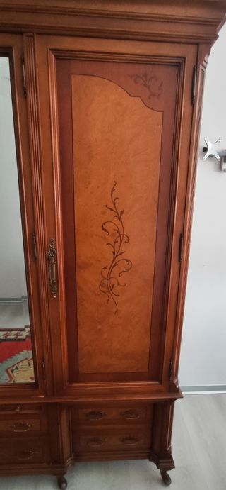 Cama antigua Art Nouveau