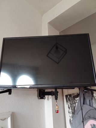 3 TVs - Televisores negros