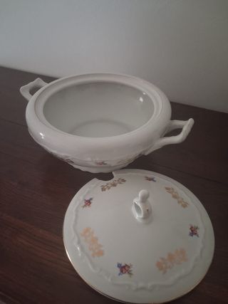 Zuppiera in porcellana bianca e oro