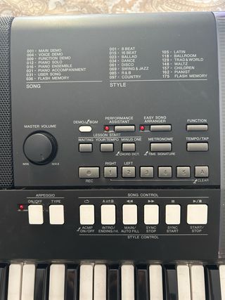 Yamaha PSR-E423 Teclado