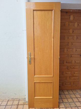Puerta interior madera maciza