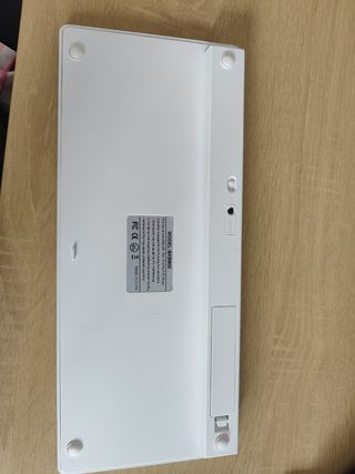 Teclado inalámbrico plateado