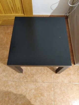 Mesas negras de madera