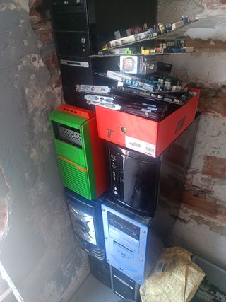 Lote PCs sobremesa y piezas