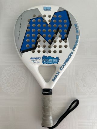 Professional pala de pádel Magic con funda 