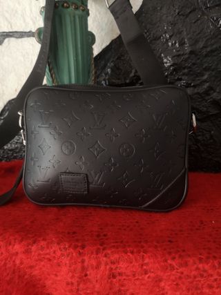 Bolso ESTILO Louis Vuitton Bandolera Negro