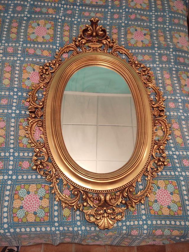 Espejo vintage dorado ovalado 77×112