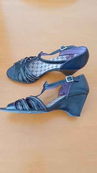 Sandalias Wonders negras