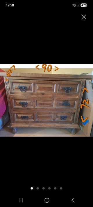 Cómoda madera estilo castellano