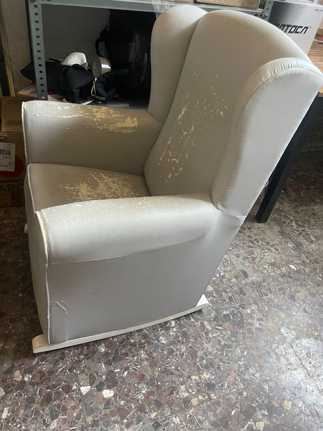 Sillón mecedora lactancia gris