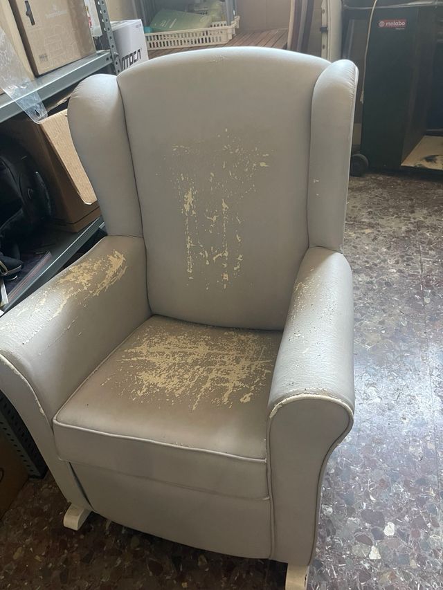 Sillón mecedora lactancia gris