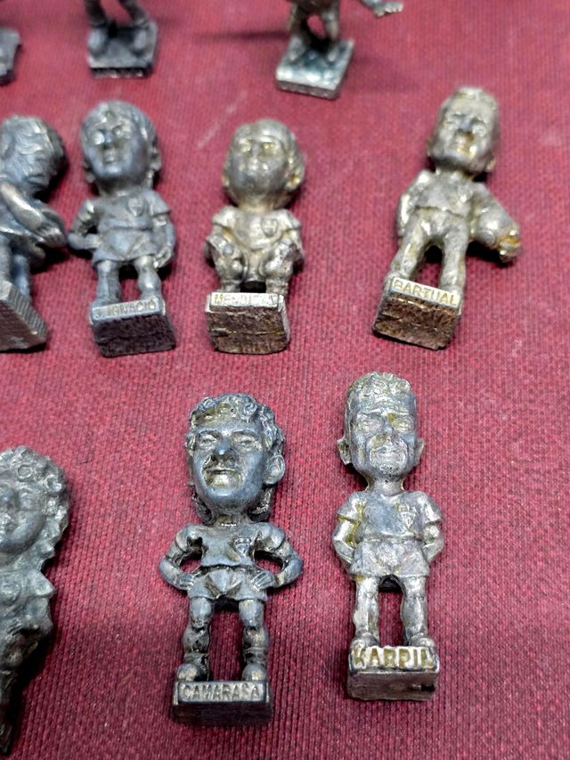 31 Figuras metal Valencia CF Años 90