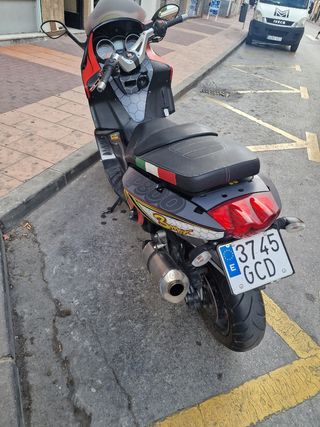 Gilera GP800 Max 3