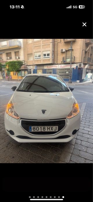 Peugeot 208 2014