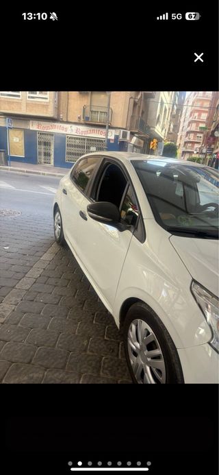 Peugeot 208 2014