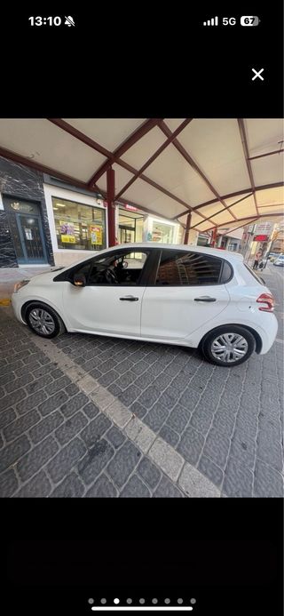 Peugeot 208 2014