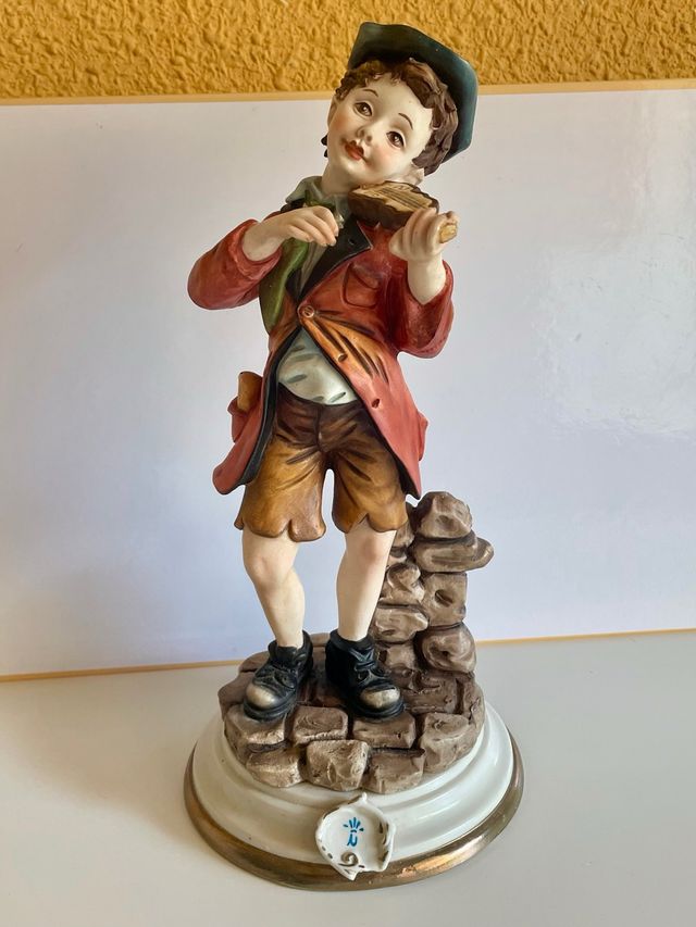 Figura Niño Violinista Capodimonte