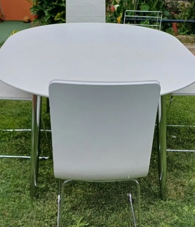 Mesa redonda extensible blanca