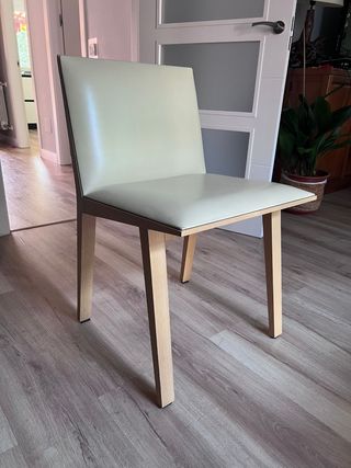Silla comedor beige - madera