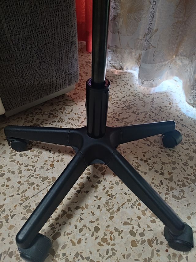 Silla oficina roja giratoria