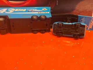 Cars: camión y coche de metal king Dinoco nuevo!!
