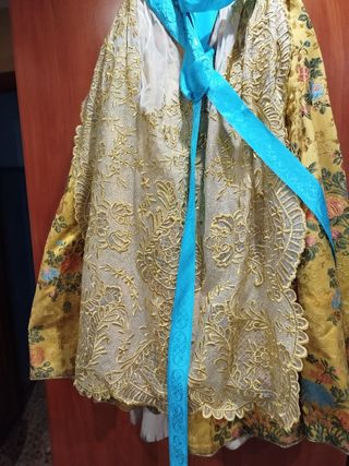 Traje Fallera talla 44 completo con dos corpiños.