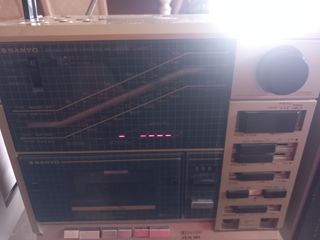 Radio Sanyo M9870 antigua