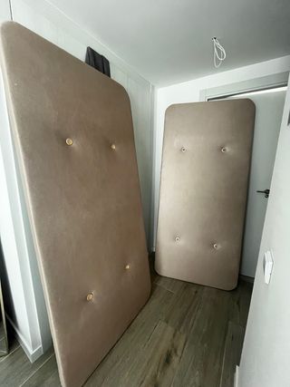 base de cama 90x200 beige 
NO TIENE PATAS c/u 20€