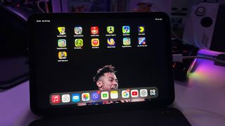 iPad mini 6 generacion con Teclado Negro