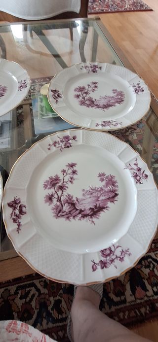 4 Platos Limoges, Bernardeau, púrpura
Antigüos.