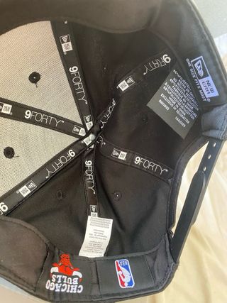 Gorra New Era Bulls negra y roja